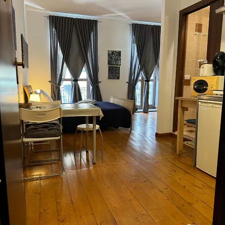Centro Storico Via Manno Apartment *